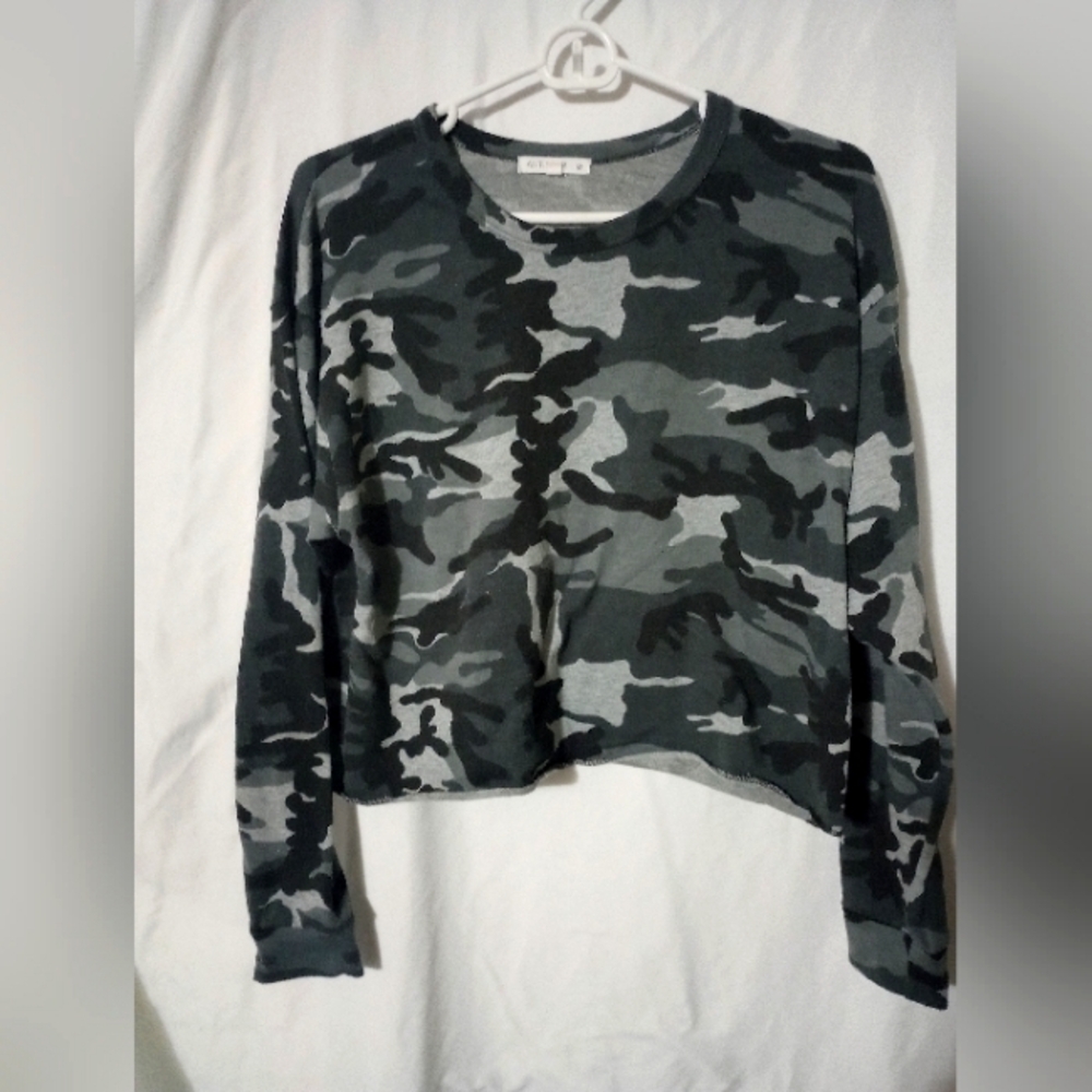 Camouflage Long Sleeve Crop Top